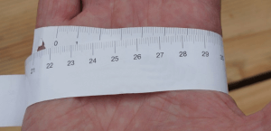 mesurer-main-gants